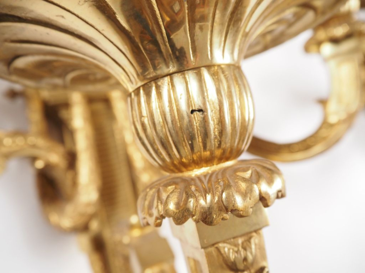 Importante paire d'appliques Napoléon III de style Louis XVI à décor d