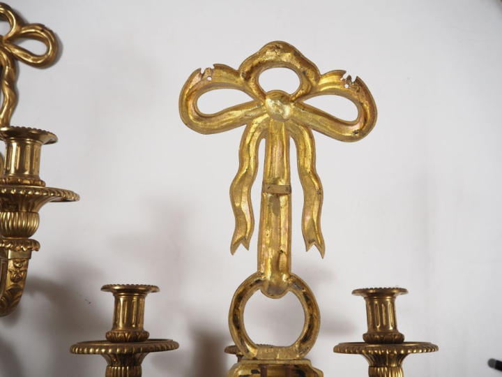 Importante paire d'appliques Napoléon III de style Louis XVI à décor d