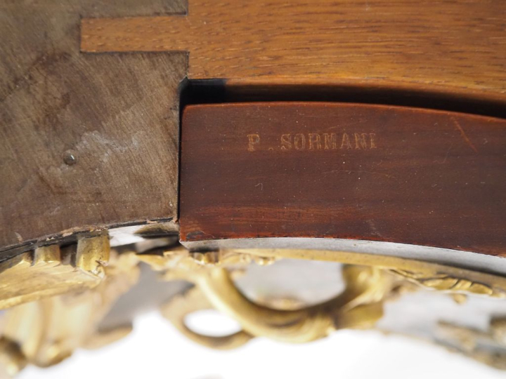 Paul SORMANI Grande et large commode de style Louis XV en laque de Cor