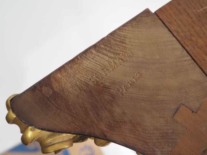 Paul SORMANI Grande et large commode de style Louis XV en laque de Cor