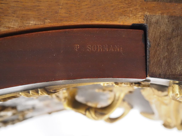 Paul SORMANI Grande et large commode de style Louis XV en laque de Cor