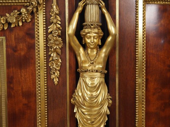 Exceptionnel serre bijoux de style Louis XVI en acajou et placage d'ac