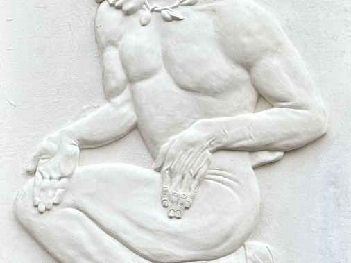 Paire de grands bas reliefs en platre et stuc représentant Vaslav Niji
