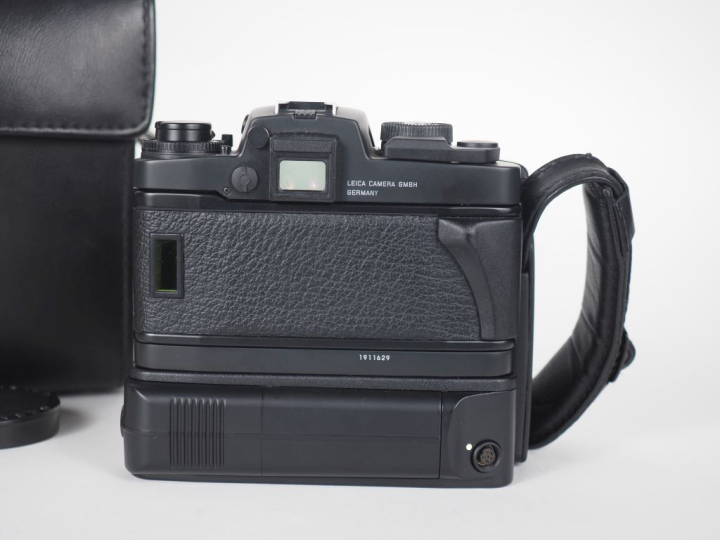 LEICA R7. Appareil photographique n°1911629 avec objectif SUMMICRON-R 