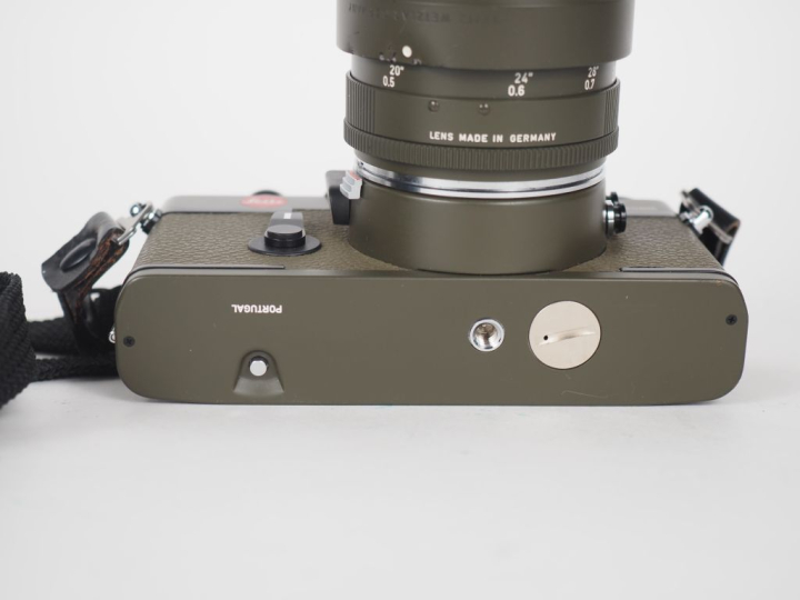 LEICA R3 ELECTRONIC Safari. Appareil photographique n°1468140 avec obj