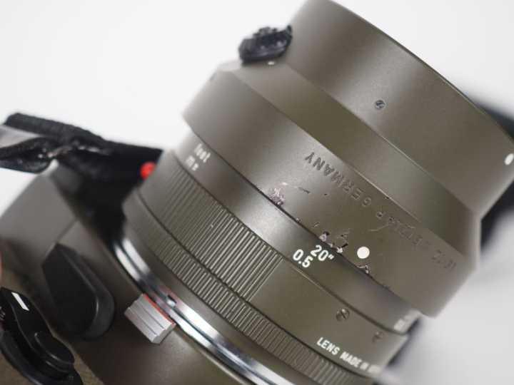 LEICA R3 ELECTRONIC Safari. Appareil photographique n°1468140 avec obj