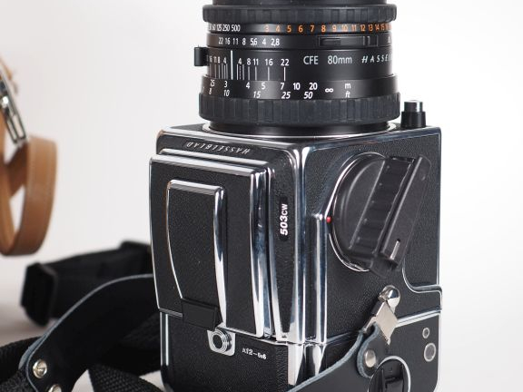 HASSELBLAD. Appareil photographique 503 CW n°19SV31077 avec objectif C