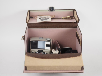 Vente aux enchères LINHOF PRESS 70. Chambre photographique n°9790 avec objectif TECHNIKA 