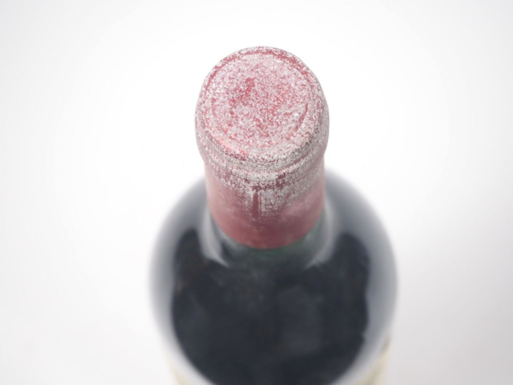 1 BOUTEILLE PETRUS POMEROL - 1986 - CAPSULE LÉGEREMENT CORRODÉE