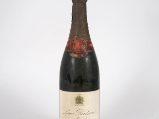 Vente aux enchères 1 BOUTEILLE CHAMPAGNE BRUT LOUIS ROEDERER - 1962 - BS/COIFFE ABIMÉE