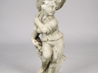 Vente aux enchères Sculpture de jardin en ciment "enfant jardinier" H. 70 cm