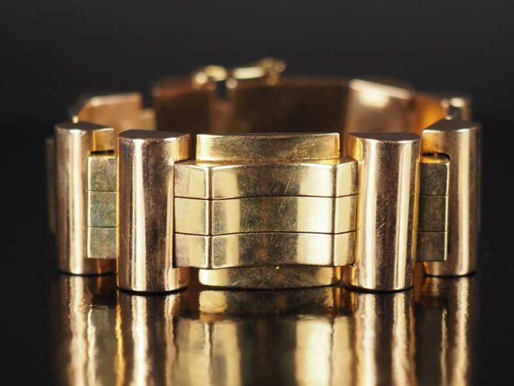 Bracelet tank de style 1940 en or jaune 750, à décor de maillons incur
