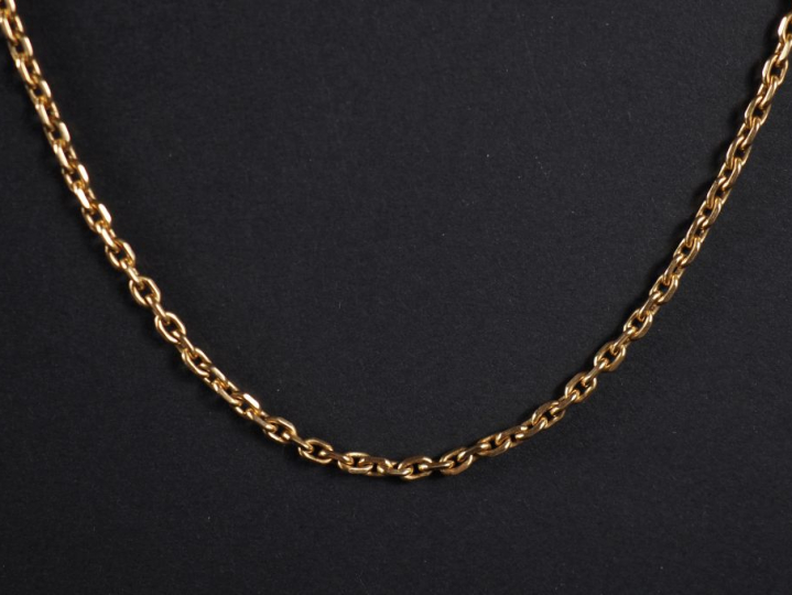 Chaine en or jaune 750, maille forçat.  Long. 68,5 cm Poids. 17,69 g