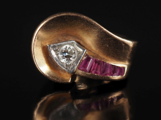 Vente aux enchères Bague de style 1940 de forme mouvementée en or jaune 585, sertie d'un 