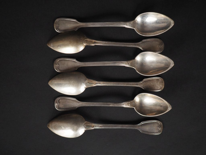 Suite de six petites cuillères en argent 925, poinçon Minerve, modèle 