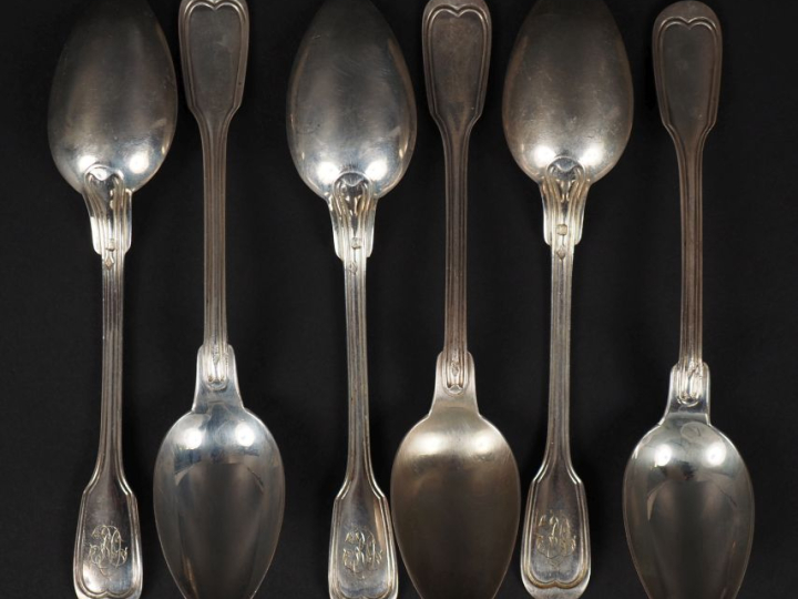 Suite de six petites cuillères en argent 925, poinçon Minerve, modèle 