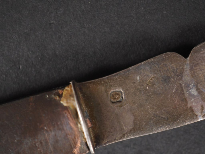 Couteau japonais, lame argent 925, poinçon Minerve, manche en métal, à