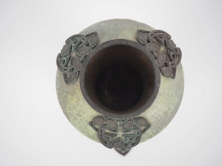 BLACH. Vase Art Nouveau en grès nuancé bleu, vert et gris. Jolie montu