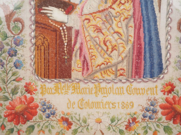 Tapisserie encadrée XIXème. "Sainte Jeanne", dans son cadre d'époque e