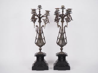 Vente aux enchères Paire de candélabres Napoléon III en régule patiné et marbre noir en f