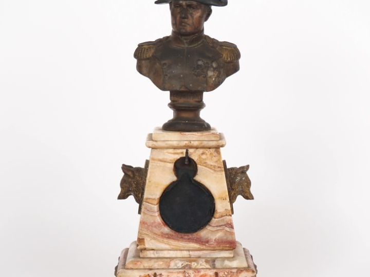 Porte-montre Napoléon III en régule polychrome et onyx figurant un por