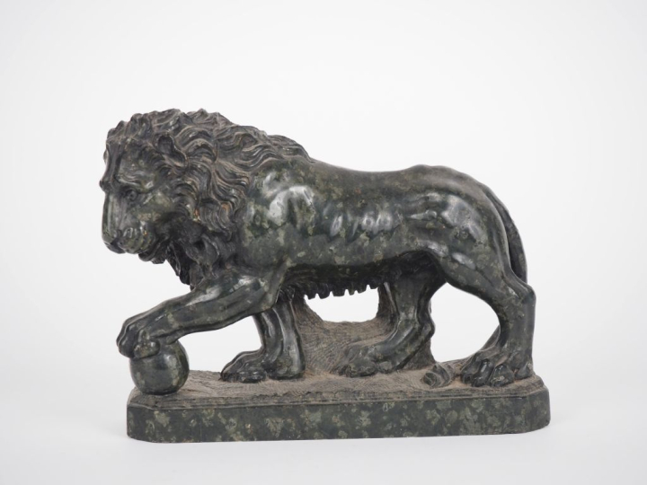 Sculpture en serpentine 'le lion de St Marc" Dim. 13,5 x 17 x 6 cm (pe