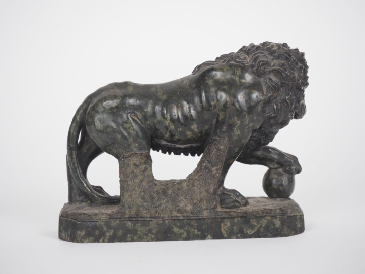 Sculpture en serpentine 'le lion de St Marc" Dim. 13,5 x 17 x 6 cm (pe