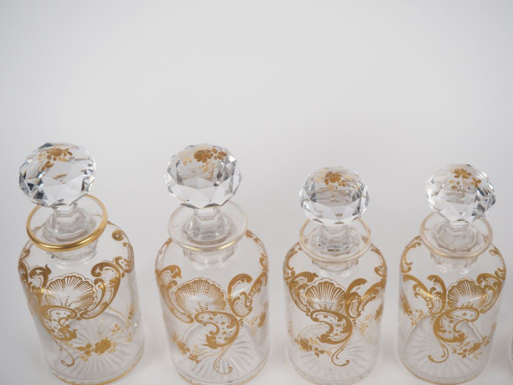 Garniture de toilette Napoléon III en cristal à décor émaillé et doré 