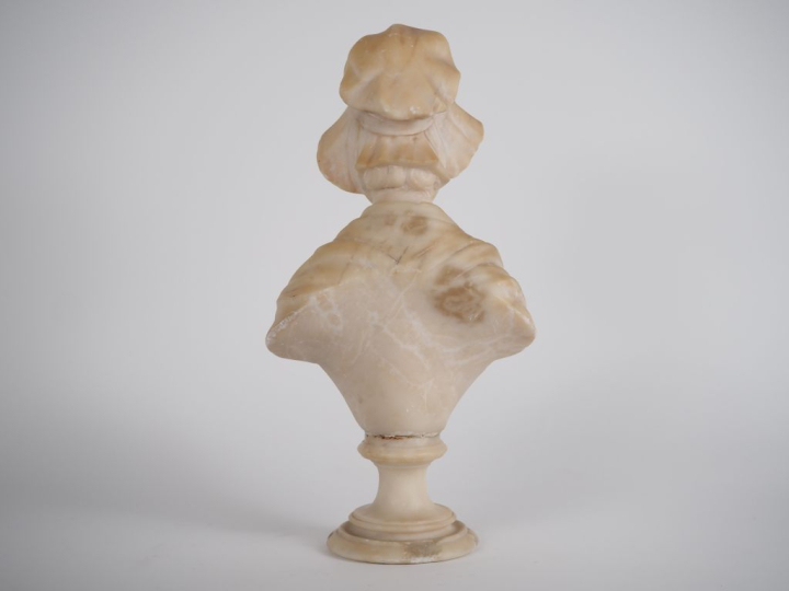 Sculpture 1900 en albatre "portrait de jeune fille en buste" H. 33,5 c