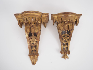 Vente aux enchères Paire de sellettes d'applique Napoléon III en bois sculpté et doré, à 