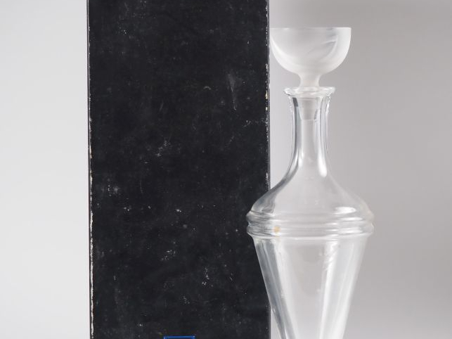 Grand flacon en cristal de Sèvres.  H. 36 cm