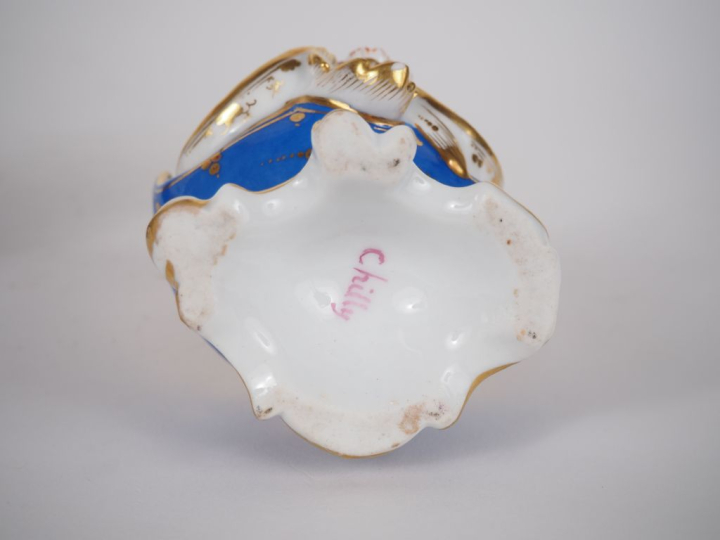 Paire de pique-fleurs Napoléon III en porcelaine polychrome de Paris à