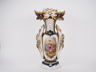 Vente aux enchères VALENTINE.  Grand vase en porcelaine Napoléon III à décor polychrome d