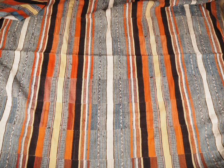 Grande tenture marocaine ou subsaharienne.  Dim. 372x 230 cm