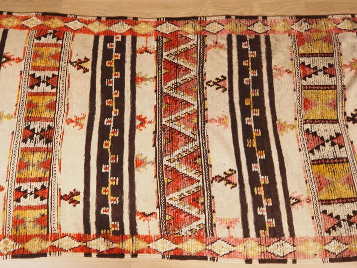 Tenture marocaine Dim. 270 x 130 cm