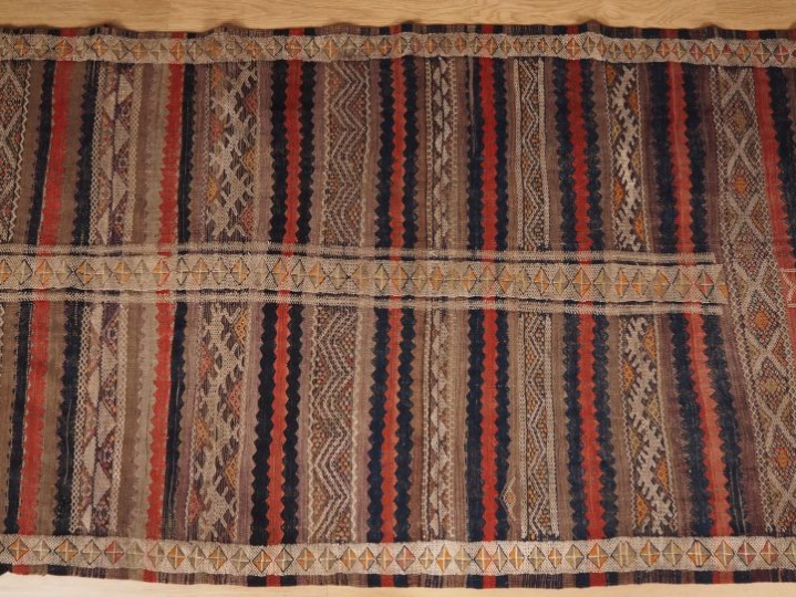 Tenture marocaine Dim. 235 x 132 cm