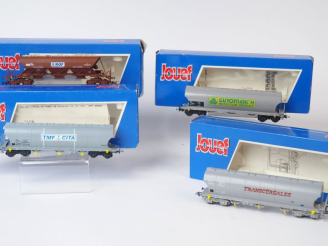Vente aux enchères Matériel roulant HO de marque JOUEF lot de 4 wagons en boites dont Tré