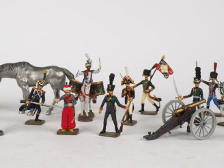 Vente aux enchères Lot de figurines récentes dont figurines en métal non peintes type Eta