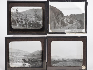 Vente aux enchères PHOTOGRAPHIE. Lot de 25 plaques photographiques sur la Nouvelle Calédo