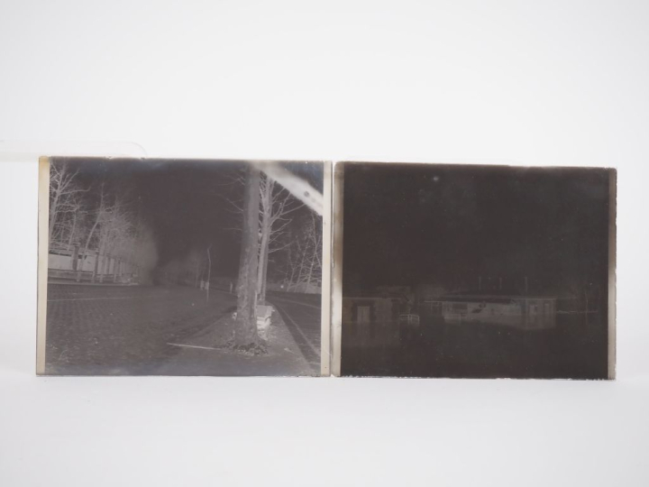 PHOTOGRAPHIE. Lot de seize plaques photographiques négatives 'A. Lumiè