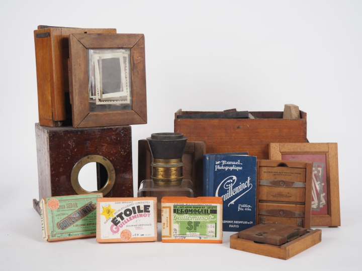 JAMIN DARLOT. Objectif en laiton pour portrait et paysage. H. 9 cm. (é