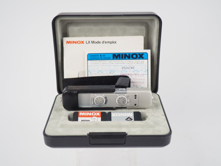 MINOX LX. Appareil photographique miniature n°2524242 dans sa boite d'