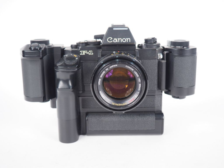 CANON F-1. Appareil photographique n°210705 avec objectif CANON FD ASP