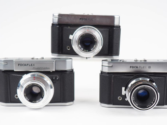 Vente aux enchères FOCA. Lot de trois appareils photographiques : - FOCAFLEX AUTOMATIC n°