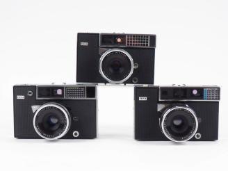 Vente aux enchères FOCA. Lot de trois appareils photographiques : - FOCASPORT II F n°1.01