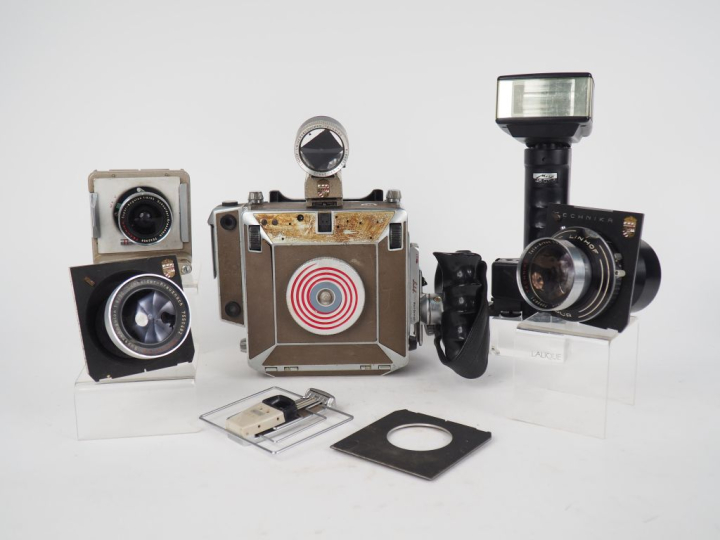 LINHOFF TECHNIKA. Chambre photographique n°74404 avec deux viseurs, un