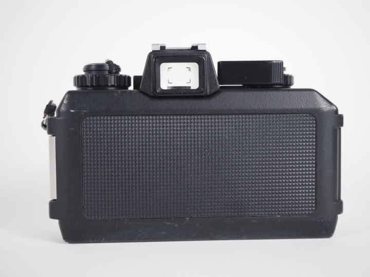 NIKON NIKONOS IV-A. Appareil photographique de plongée avec objectif N