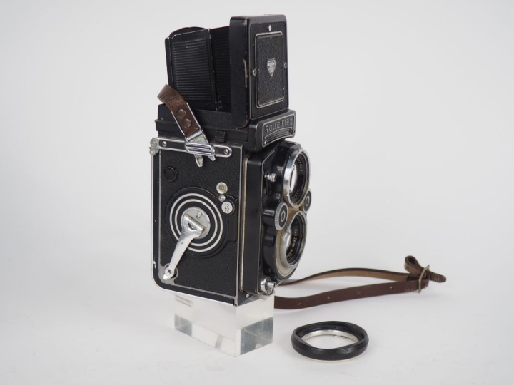 ROLLEIFLEX. Appareil photographique 6 x 6 avec objectifs HEIDOSMAT 1:2