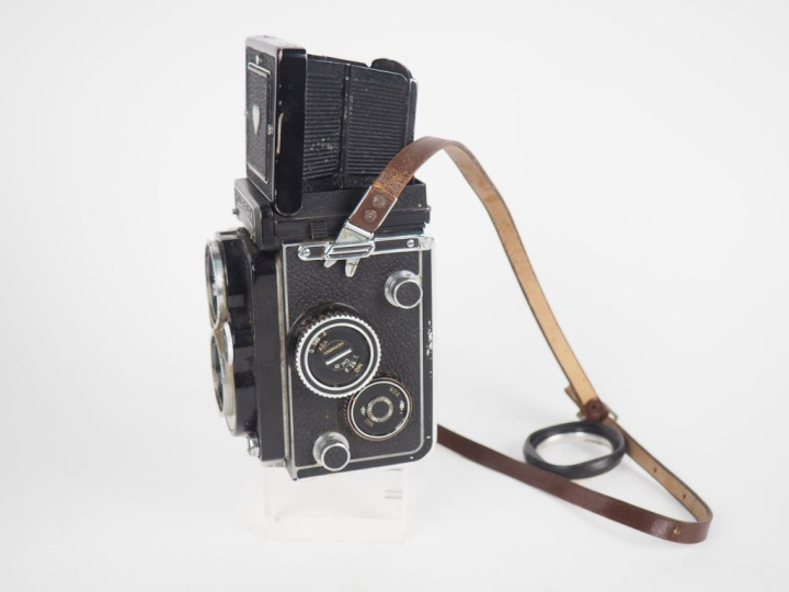 ROLLEIFLEX. Appareil photographique 6 x 6 avec objectifs HEIDOSMAT 1:2