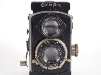 Vente aux enchères ROLLEIFLEX. Appareil photographique 6 x 6 n°155908 avec objectifs HEID